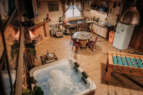 Karstais baseins, LARCADE Loft Industrial-Jacuzzi in Castillo De Bayuela