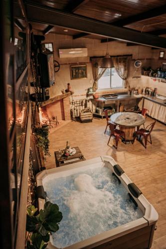 Skats, LARCADE Loft Industrial-Jacuzzi in Castillo De Bayuela