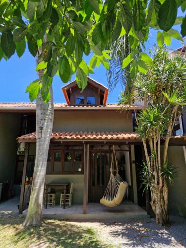 2 bedrooms, 5 beds