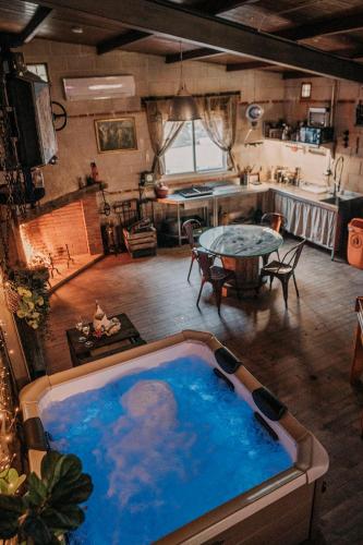 Karstais baseins, LARCADE Loft Industrial-Jacuzzi in Castillo De Bayuela