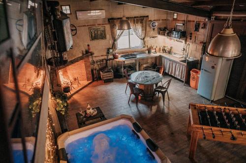 Skats, LARCADE Loft Industrial-Jacuzzi in Castillo De Bayuela