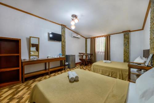 2 double beds