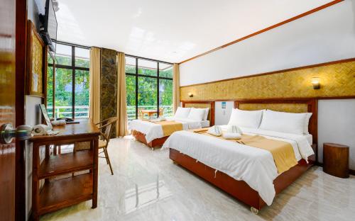2 double beds