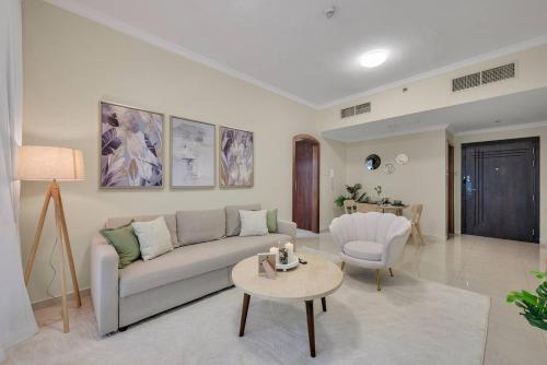 Business Bay 1 BR on Canal 7 min to Dubai Mall - image 10
