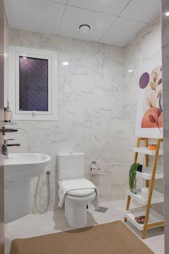 Business Bay 1 BR on Canal 7 min to Dubai Mall - image 7