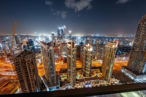 Luxury 2 bed 5 mins walk to Dubai Mall and Burj Khalifa - main image