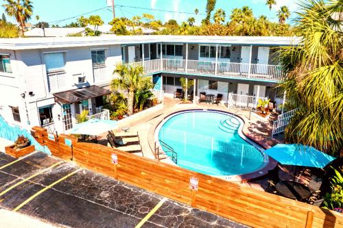 Boutique Beach Retreat – Treasure Island, FL