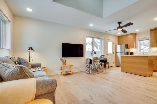 Less Than 1 Mi to Carleton College WFH-Friendly Apartment in Northfield (MN)