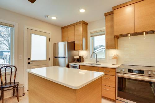 Less Than 1 Mi to Carleton College WFH-Friendly Apartment in Northfield (MN)