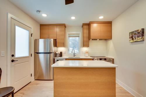 Less Than 1 Mi to Carleton College WFH-Friendly Apartment in Northfield (MN)