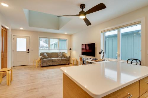 Less Than 1 Mi to Carleton College WFH-Friendly Apartment in Northfield (MN)