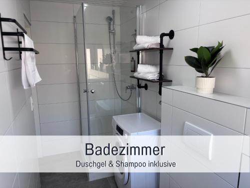 دش, Casa Viola Filderstadt, top für Familien und Geschäftsreisen, super ausgestattet, ein PKW Stellplatz (Casa Viola Filderstadt, 2 Zimmer, komplett renoviert, top fur Familien und Geschaftsreisen, super au) in Filderstadt