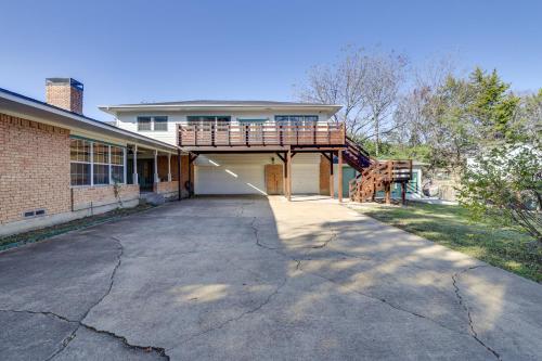 Quiet & Convenient Unit, 7 Mi to Lake Ray Hubbard! in Mesquite (TX)