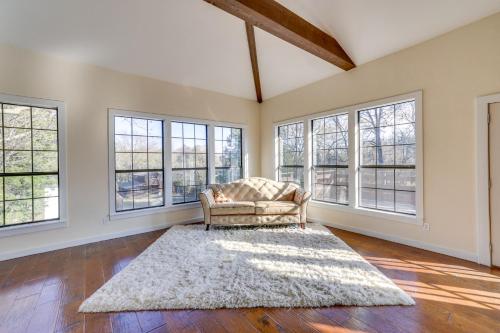 Quiet & Convenient Unit, 7 Mi to Lake Ray Hubbard! in Mesquite (TX)