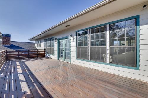 Quiet & Convenient Unit, 7 Mi to Lake Ray Hubbard! in Mesquite (TX)