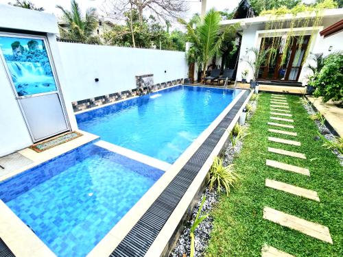 Indunil place hiriketiya with pool - image 4