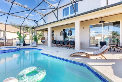 New Modern STAR WARS Villa Only 3 Miles 2 Disney w VR's - image 5
