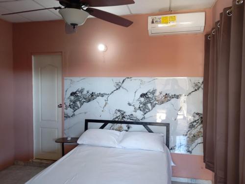 Hostal familiar M&M los algarrobos