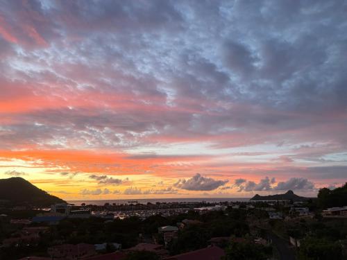 Sunset Oasis in Анс-Лавуа