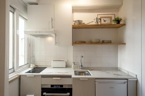 Anjos City Center Apartment by Homing - image 11