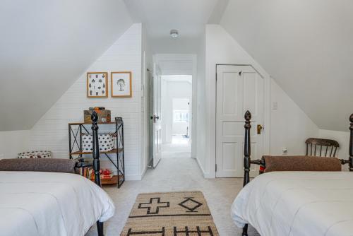 Charming Cottage with Mount Monadnock Views! - image 25