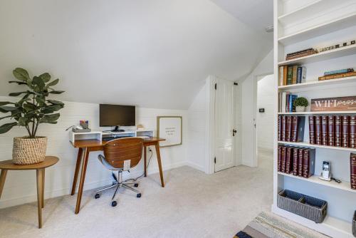 Charming Cottage with Mount Monadnock Views! - image 29