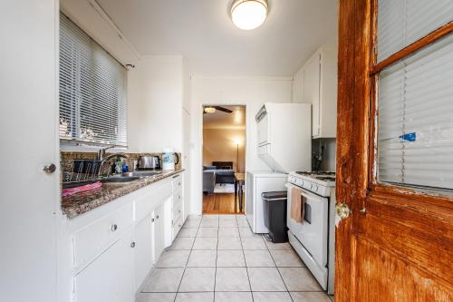 Spacious Single Apt D In Santa Monica