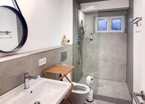 Zuhanyzó, Casa Katalina Filderstadt, top fur Familien und Geschaftsreisen, super ausgestattet, mit PKW Stellpl in Filderstadt