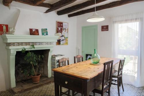 Konyha, Cal Teixidor in Sant Pere Sacarrera