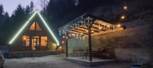 A szálláshely kívülről, Cabana Doi Brazi A-FRAME in Telec