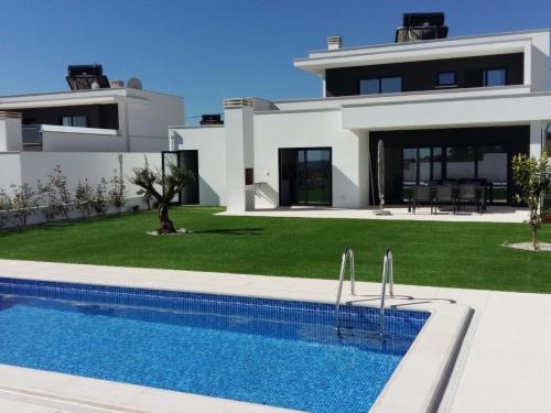 Holiday Home Neue moderne Villa mit privatem Pool by Interhome – khách sạn tại Famalicao