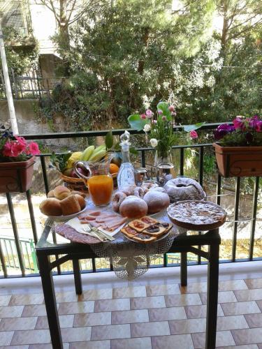 Їжа та напої, La Sorgente B&B in Четара