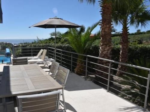 Holiday Home Moderne Villa mit privatem Pool und Meerblick by Interhome in Praia Da Areia Branca