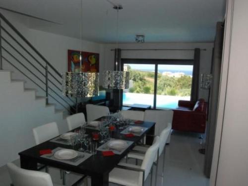 Holiday Home Moderne Villa mit privatem Pool und Meerblick by Interhome in Praia Da Areia Branca