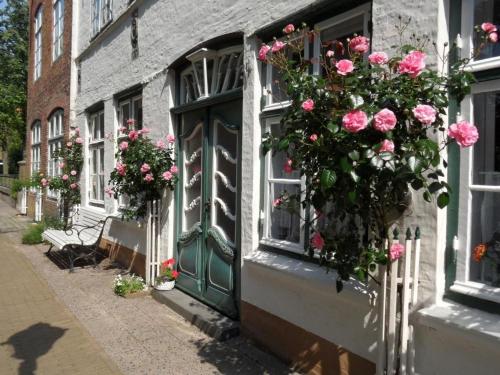 Apartment in Friedrichstadt mit Garten by Interhome in Friedrichstadt, Deutschland