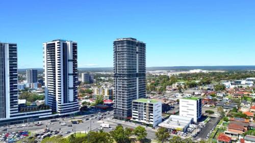 Convenient Double Stay in Vibrant Cabramatta - Shared Bathroom in Warwick Farm