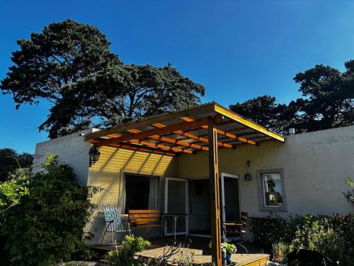 Chalet con amplio parque en Acantilados