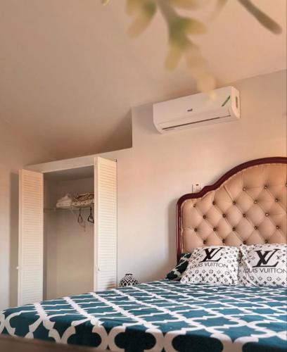 New Cozy Entire home 2 Bedroom- AC, Wifi, 24 hour Security in Private Gated Community in Old Harbour