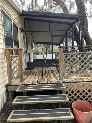 Erkély/terasz, Master with Private Bathroom in Port Richey (FL)