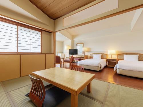 room detail thumbnail 1