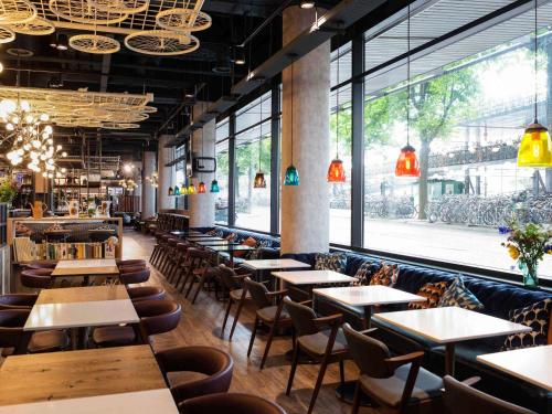 Food and beverages, ibis Amsterdam Centre in Amsterdam