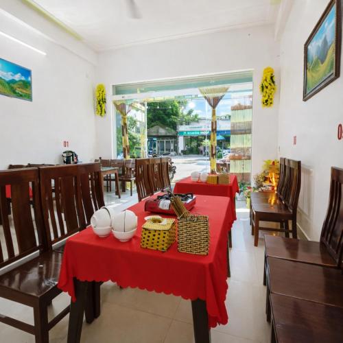 Hotel and Restaurant Thanh Oanh Yen Bai in Lao San Chay