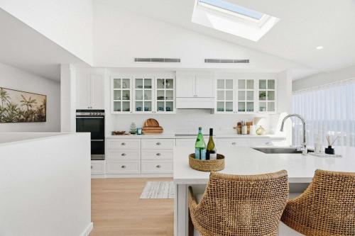 Seascape by Coast Hosting in Forresters Beach