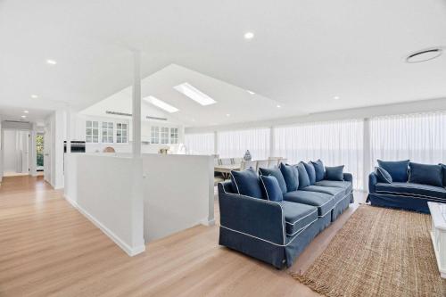 Seascape by Coast Hosting in Forresters Beach
