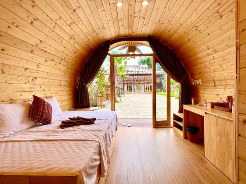 1 double bed, 1 twin bed