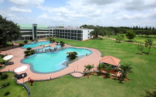 Banquet hall, Eagleton The Golf Resort in Kumbalgodu