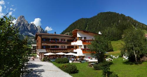 Garni Raetia - Hotel - Corvara in Badia