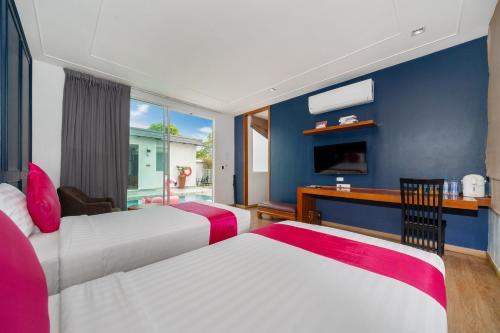 room detail thumbnail 1