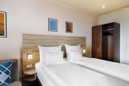 2 twin beds