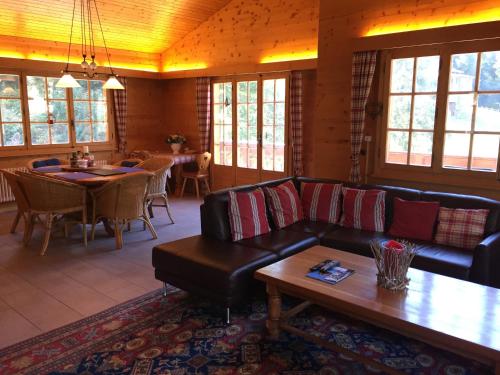 Chalet Charming - image 12